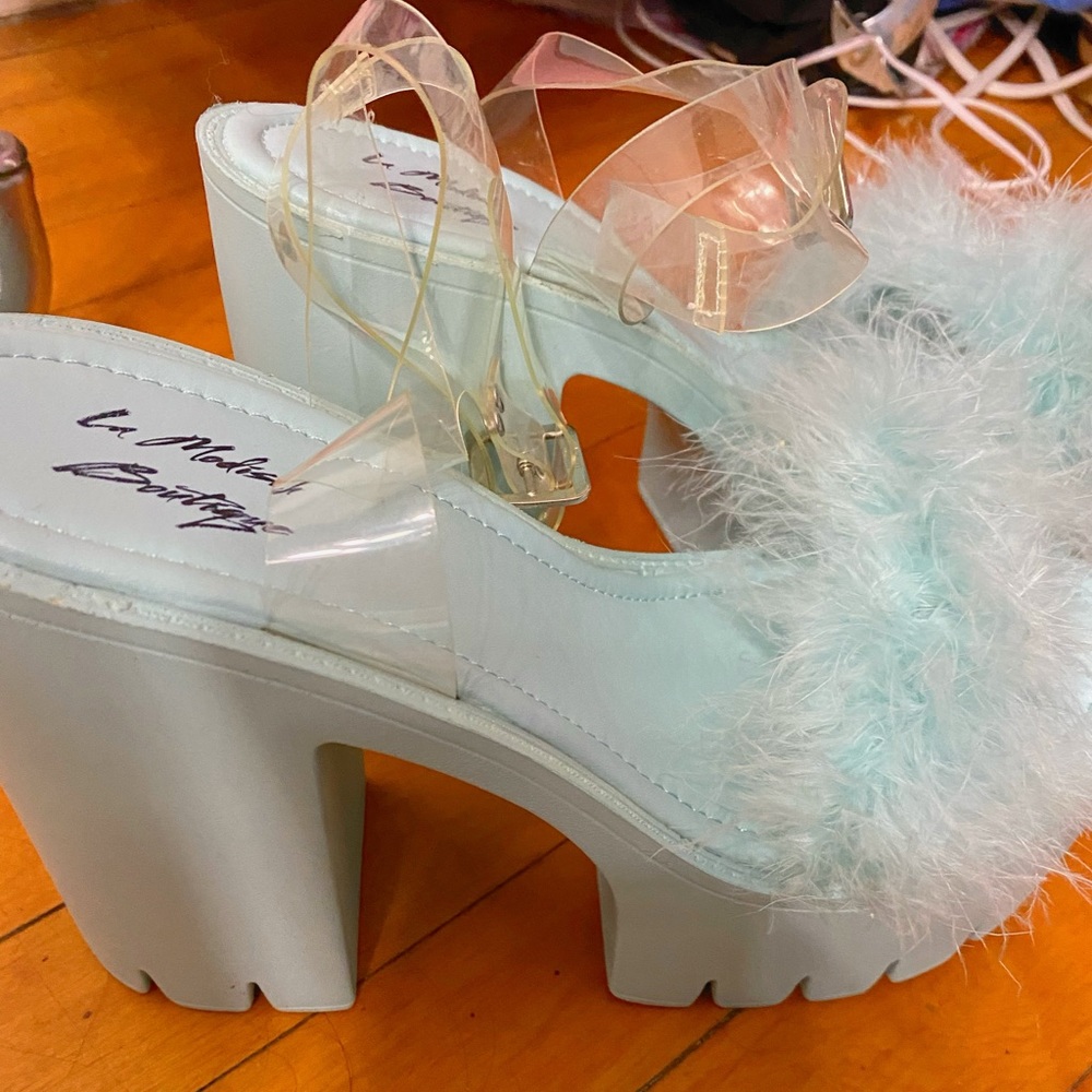 Teal fuzzy platform heals